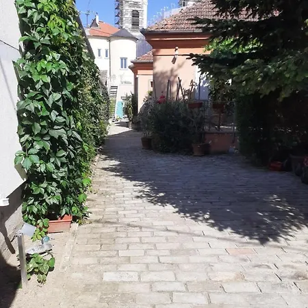 Centar * 斯雷姆斯基卡尔洛夫奇